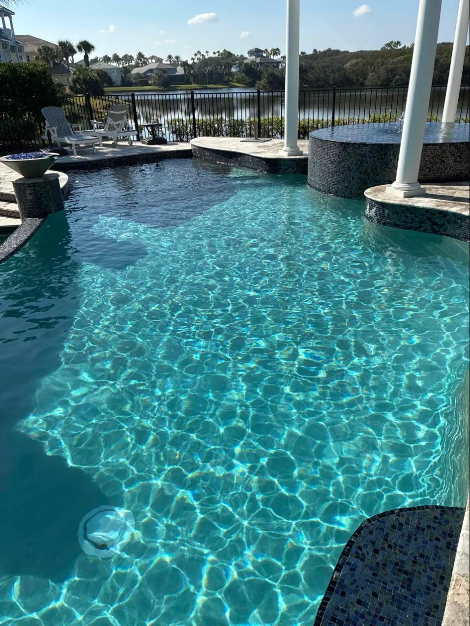 Pool vacuuming service to remove debris